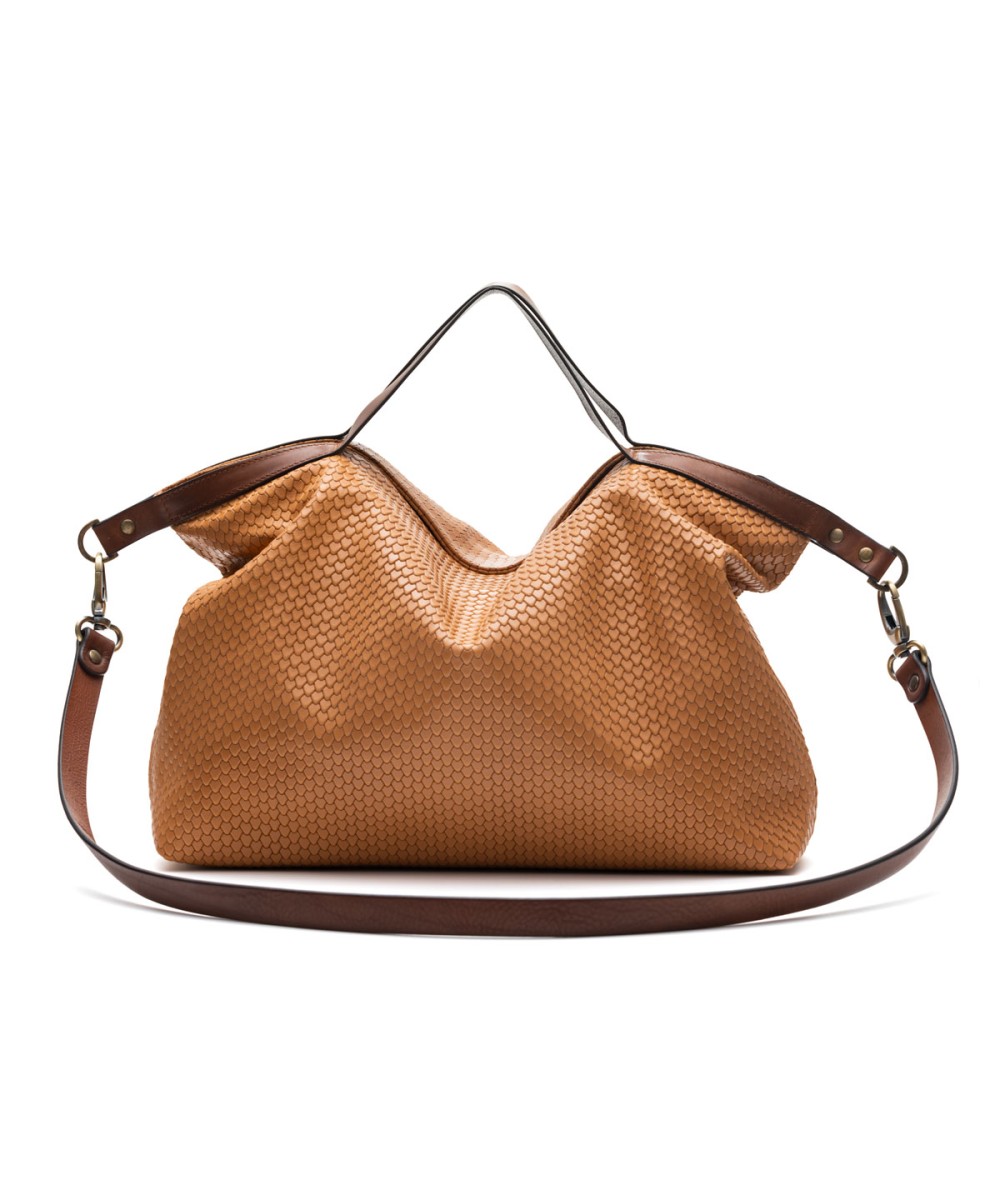 Bolso  bandolera y mano color cámel realizado en piel suave