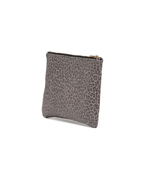 Estuche de piel grabada