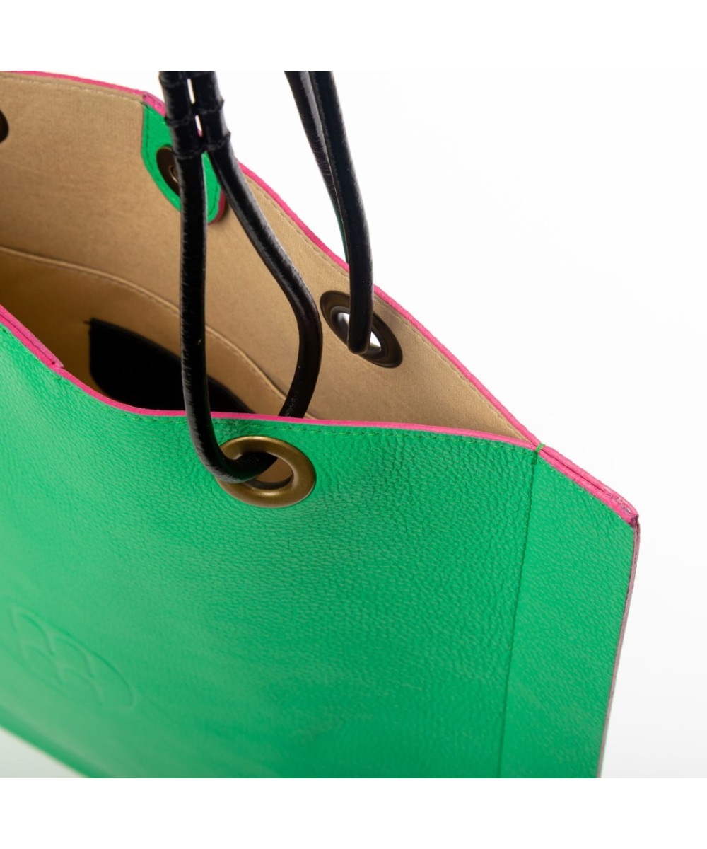 Bolso cuadrado de piel con asas de cordón de cuero