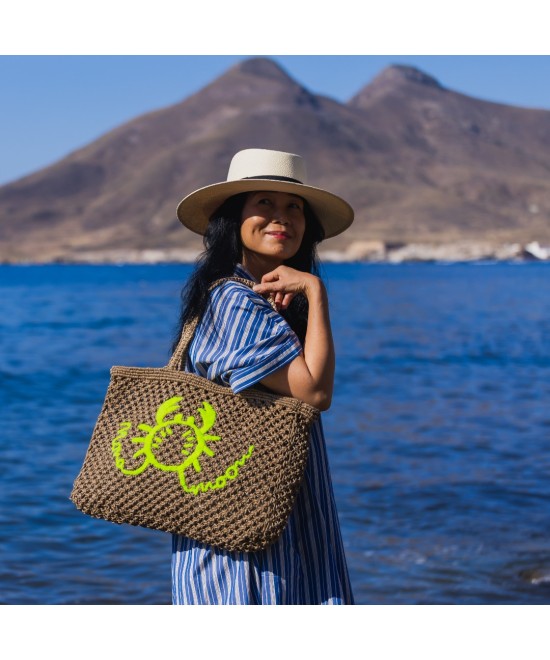 Bolso de yute flúor con bordado de cangrejo