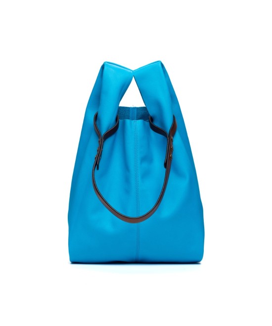 Bolso de piel suave y ligero con correa regulable que imita a las bolsas de plastico del supermercado