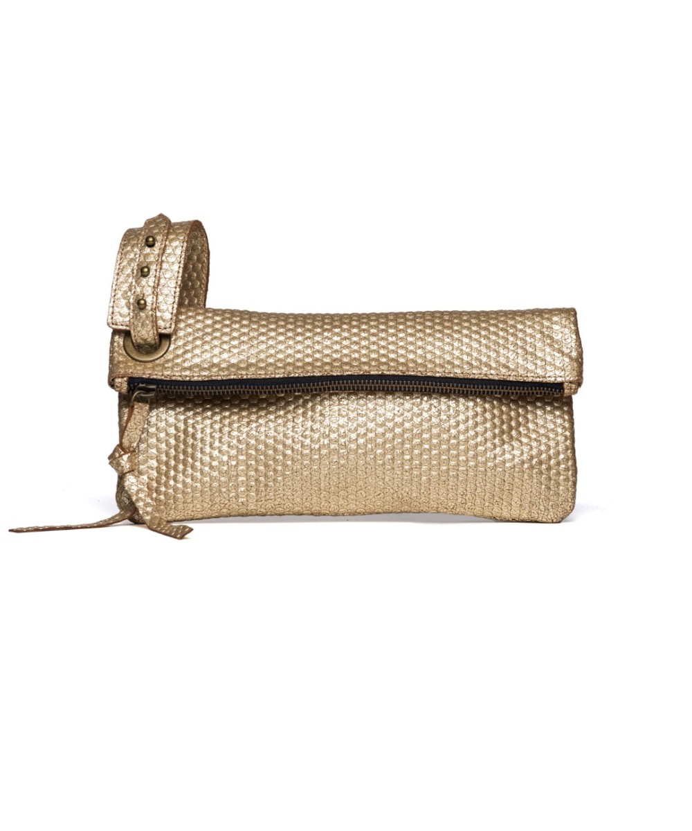 cartera de mano dorada