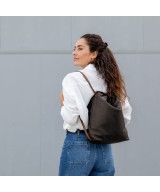 Bolso mochila color marrón moka