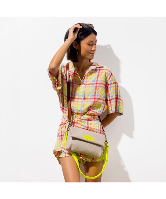 Bolso messenger color topo
