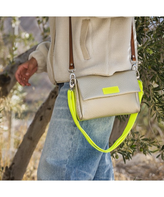 Bolso messenger color amarillo