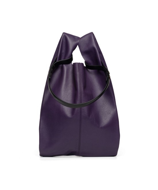 Bolso de piel suave y ligero con correa regulable que imita a las bolsas de plastico del supermercado