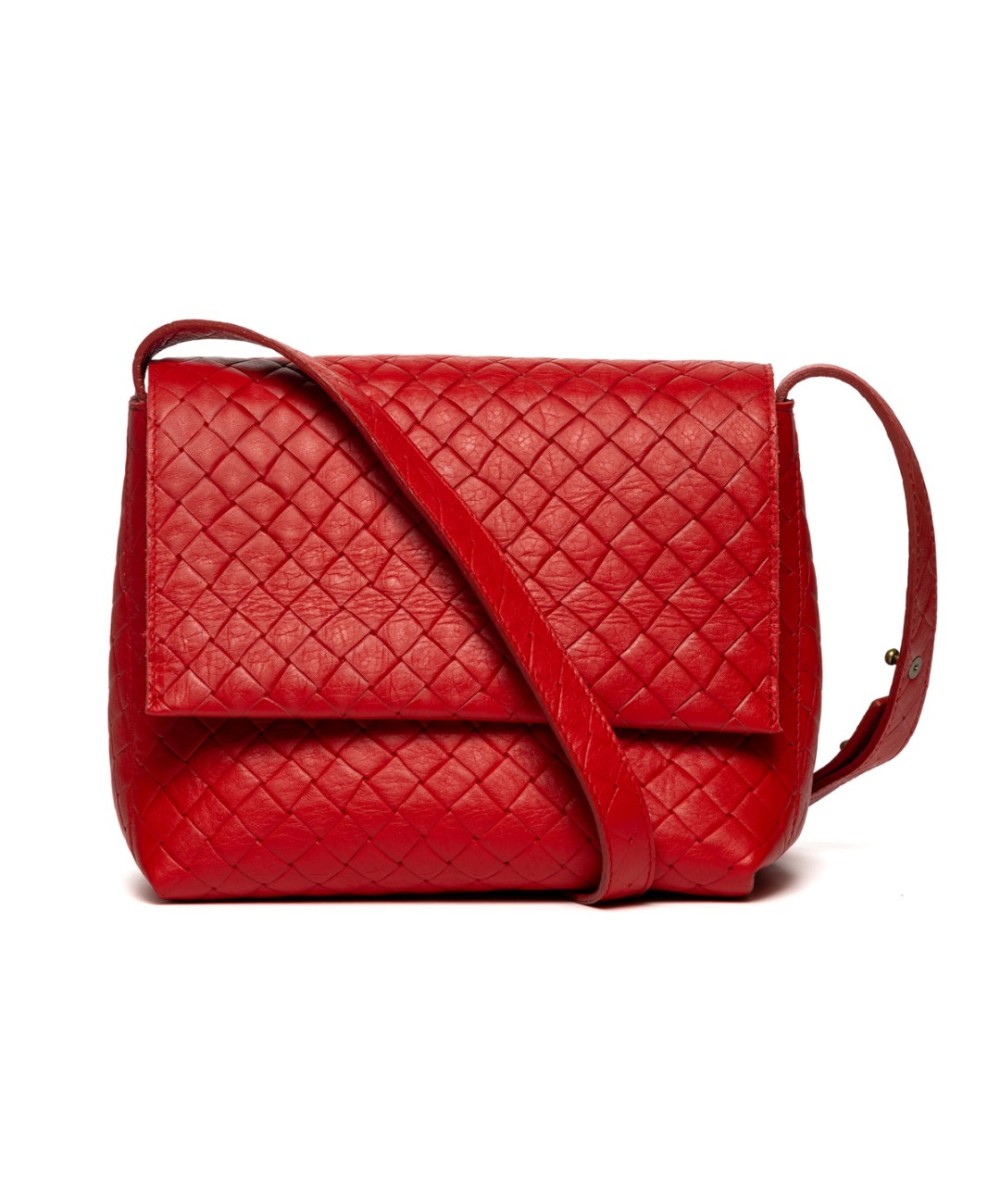 Bag with flap to hang on the shoulder