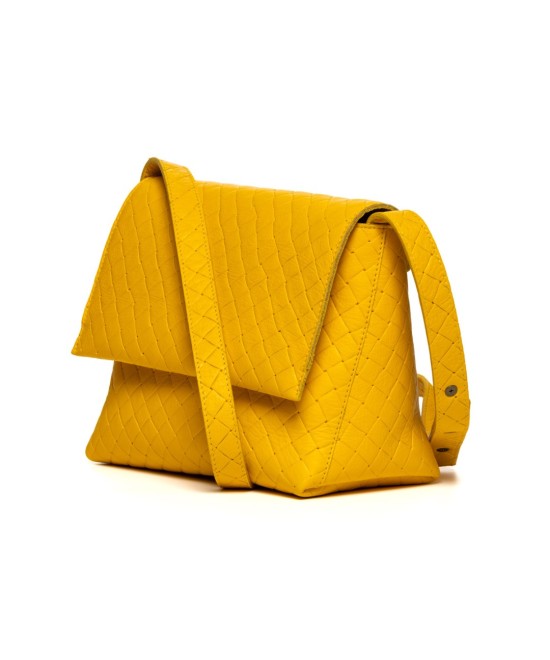 Bolso con solapa para colgar al hombro