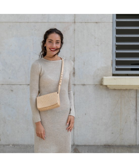 Bolso pequeño con solapa 