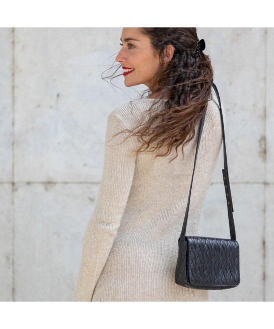 Bolso pequeño con solapa 