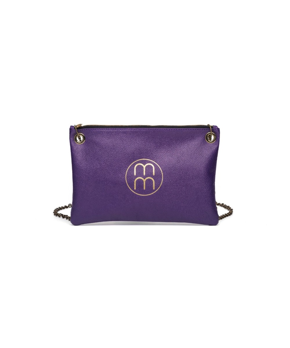 Flat metallic leather shoulder bag and chain for hanging.